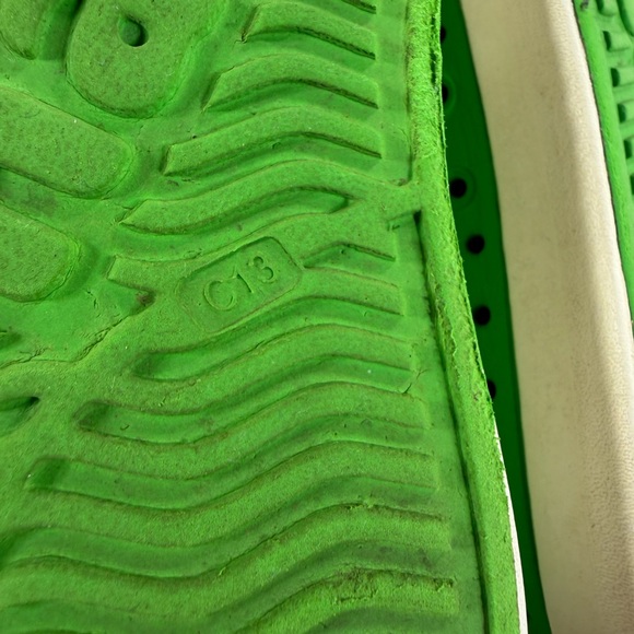 Native Kids Jefferson Slip on Green Water Shoes 13 - Picture 6 of 8